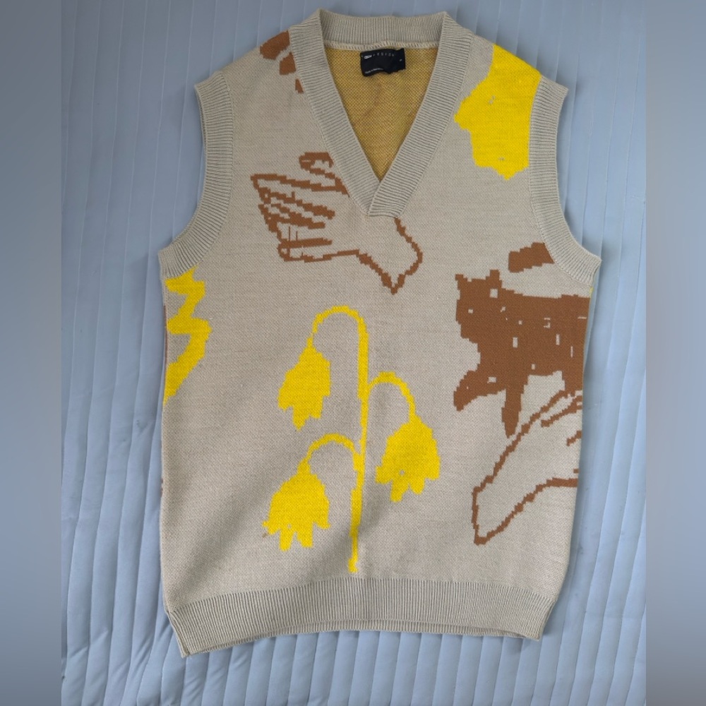 Men's Beige and Yellow Graphic Sweater Vest
